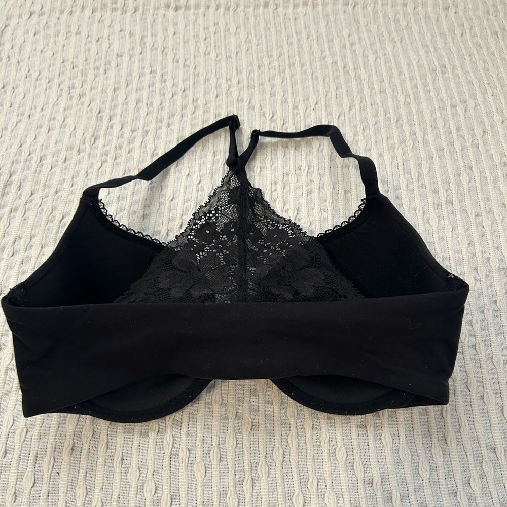 Victorias Secret woman’s bralette - Picture 2 of 4